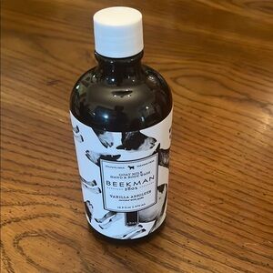 Beekman 1802 Vanilla Absolute Hand & Body Wash - Black and White